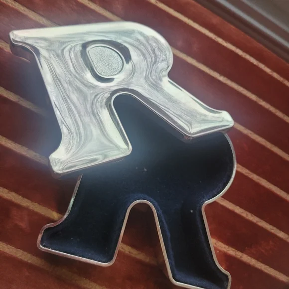 Vintage Letter R Box - Picture 3 of 9